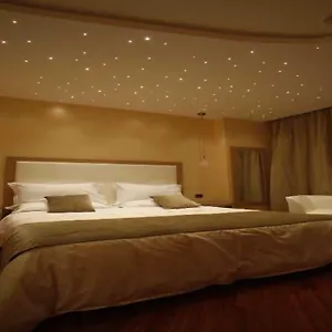 4* מלון Esperia